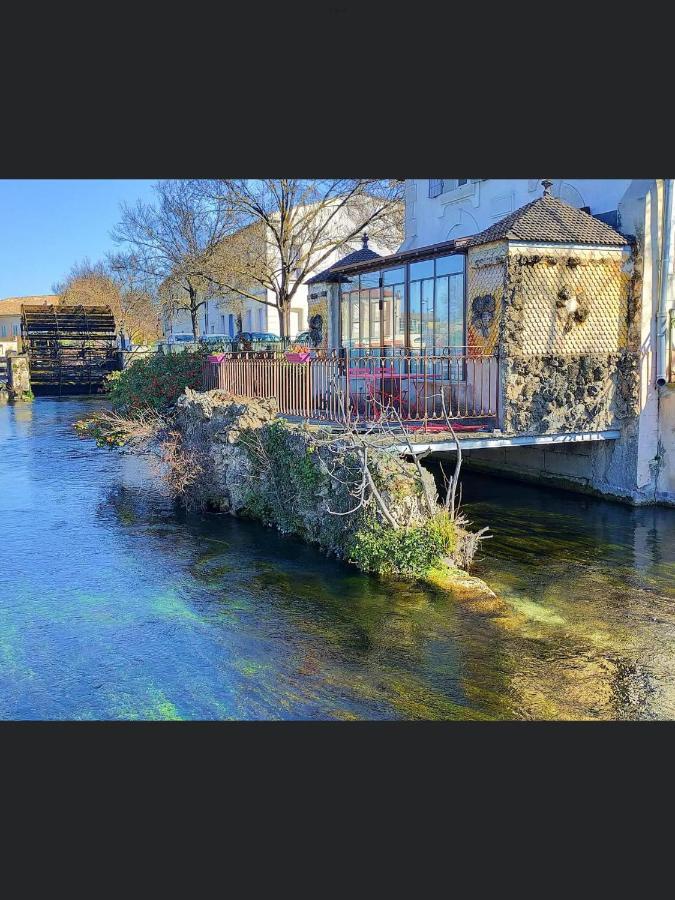 Lou Meinado Saint-Martin-de-Crau Kültér fotó